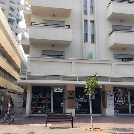 Tlv Suites By The Sea - 2 Rooms Tel Aviv Exteriör bild